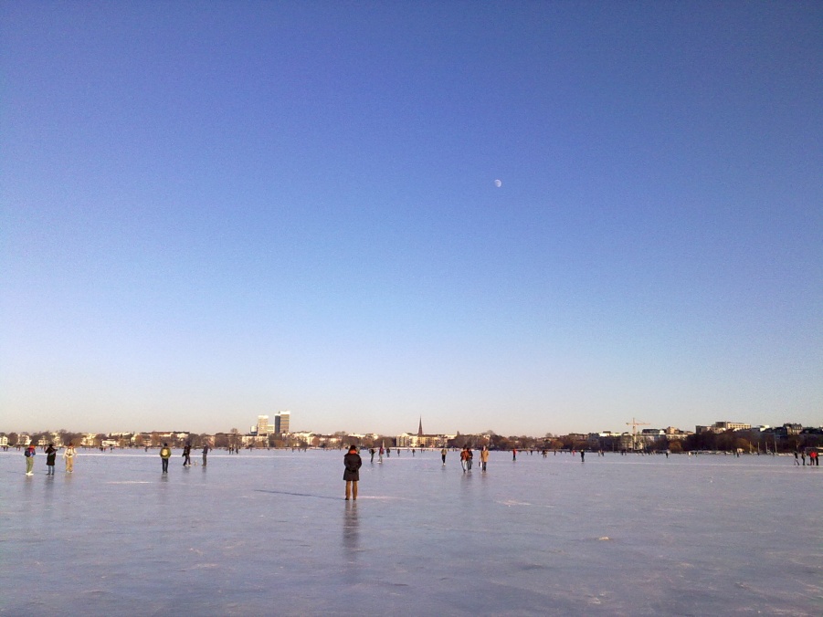 Outer Alster lake in winter 7